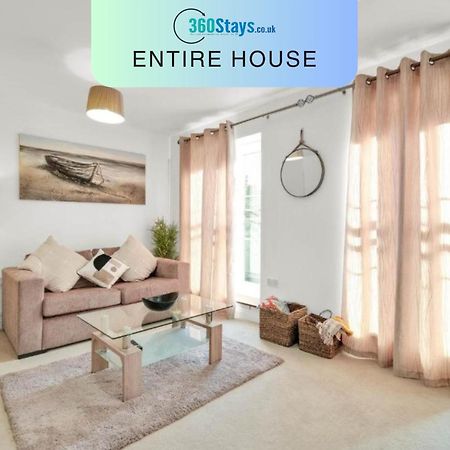 Foxherne 5Bdr 3Ba Serviced House With Parking - Slough By 360Stays Экстерьер фото